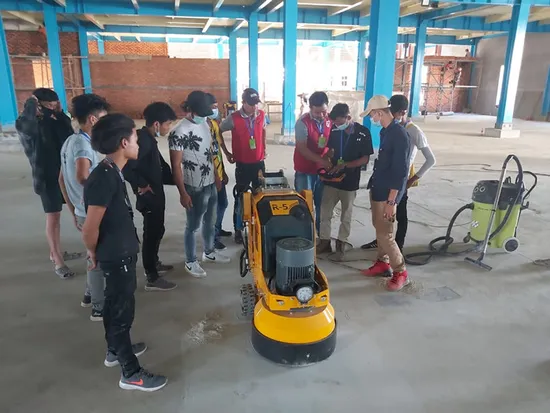 R5 Single Phase Auto RC Floor Polisher 